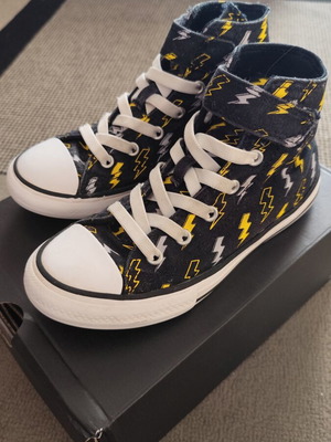 Converse All Star Electric Bolt Παιδικά αθλητικά παπούτσια νούμερο 32 μεταχειρισμένα