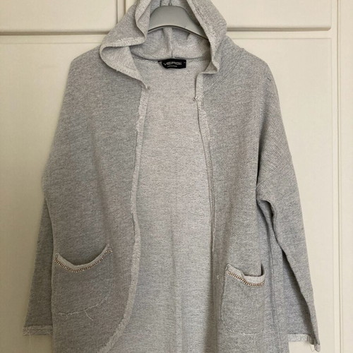 Spring cardigan like new, gray with pocket details
