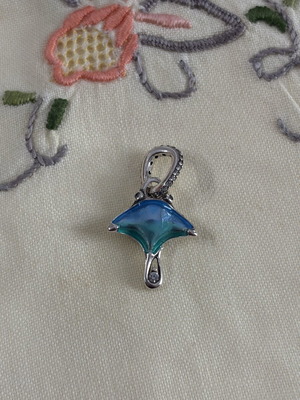 Pandora blue stingray charm pendant