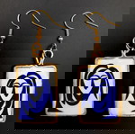  ΚΑΙΝΟΥΡΓΙΑ σκουλαρίκια 6,3 x 2,2cm. Με αφαιρετική μπλε γυναικεία μορφή σε λευκό φόντο.