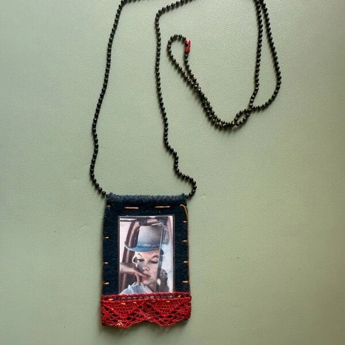Handmade Marilyn Monroe necklace like new