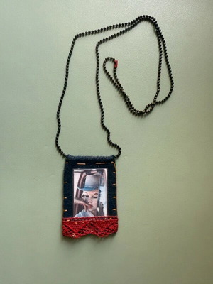 Handmade Marilyn Monroe necklace like new