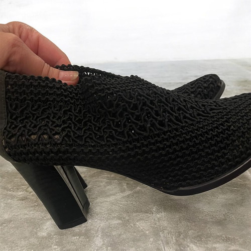 Bootie pumps size 38 black elastic lace like new