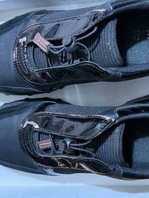 Дамски маратонки Geox номер 39 като нови, черни