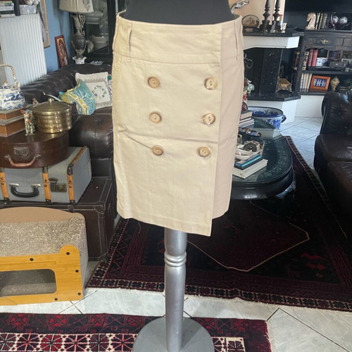 Benetton midi skirt used with buttons size M beige