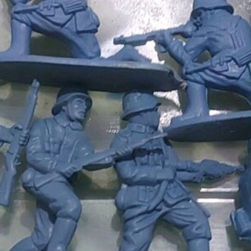 Matchbox military figures 15 pieces and Del Prado set 1:32 German infantry like new