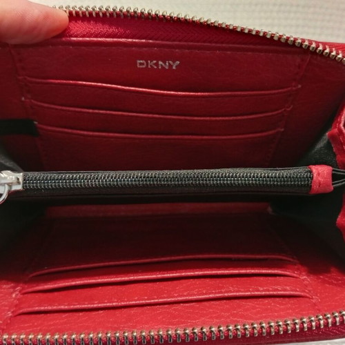 DKNY leather wallet new, red 16 x 9.5 cm
