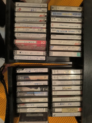 Music cassette tapes used, laiko genre