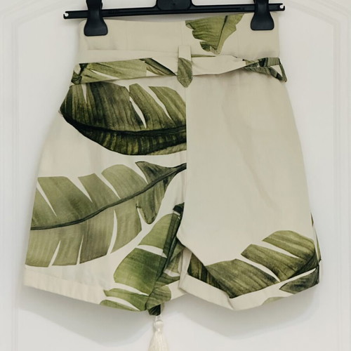 Forel high-waisted shorts new, beige and green