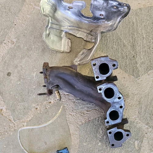 Exhaust manifold used for Peugeot 106 Rallye 16v with lambda sensor and cover