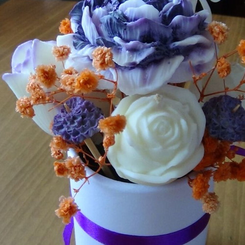 Aromatic Candles Handmade Bouquet Composition in Hat Box