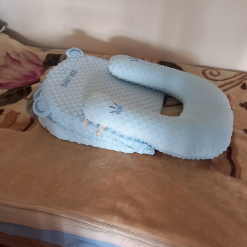 Baby bed like new, portable nest bed
