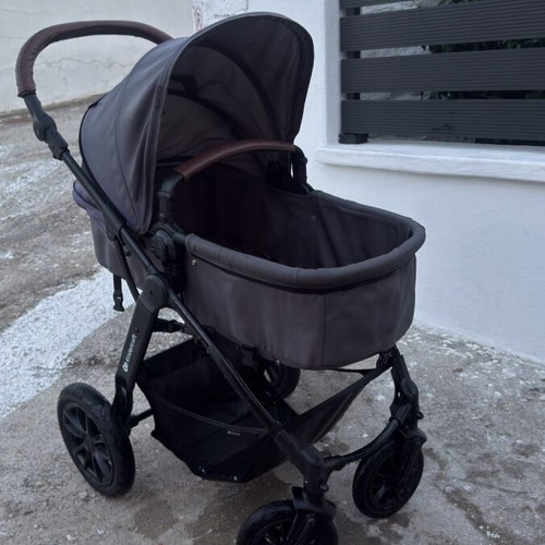 Kinderkraft 3-in-1 grey stroller with car seat