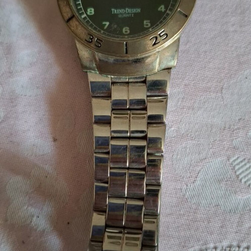 Men's wristwatches used with 5 bracelets and one gift