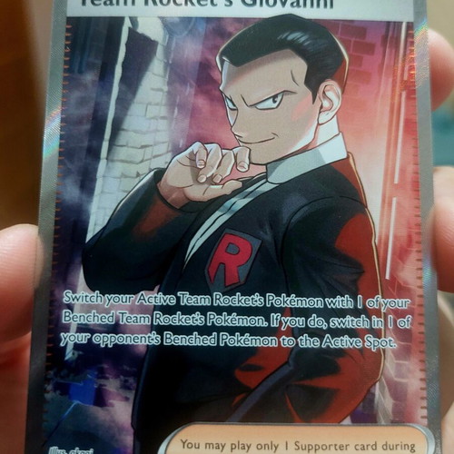 Team Rocket's Giovanni UR card new, Destined Rivals