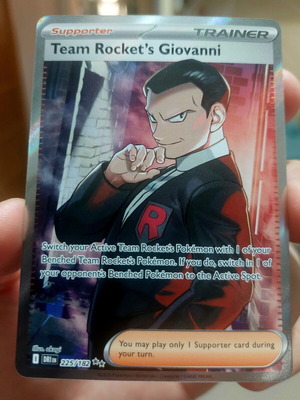 Team Rocket's Giovanni UR card new, Destined Rivals