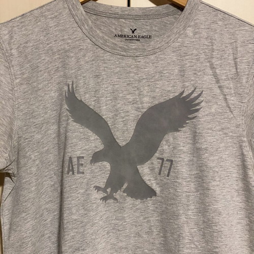 American Eagle cotton t-shirts like new, grey and navy blue set of two