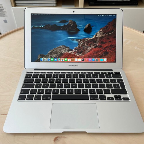 MacBook Air used Intel Core i5 128GB SSD 11 inch