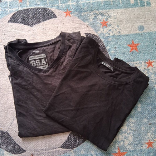 Set of two black Medium t-shirts used GSA and Bershka