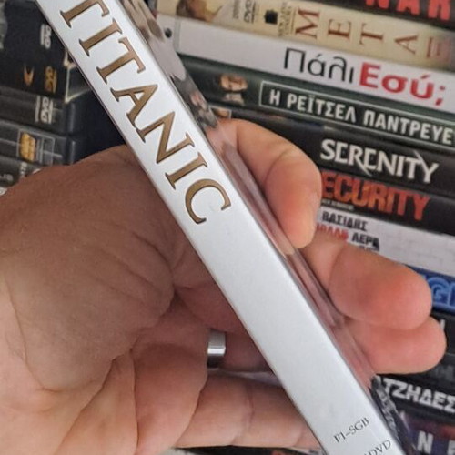 Titanic DVD like new, authentic collectible masterpiece with subtitles