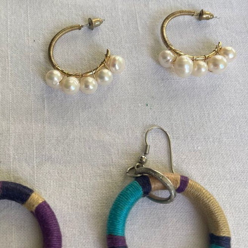 Set of vintage jewelry used