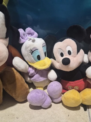 Disney plush toys used, Mickey Mouse, Minnie Mouse, Goofy, Daisy Duck set of 4
