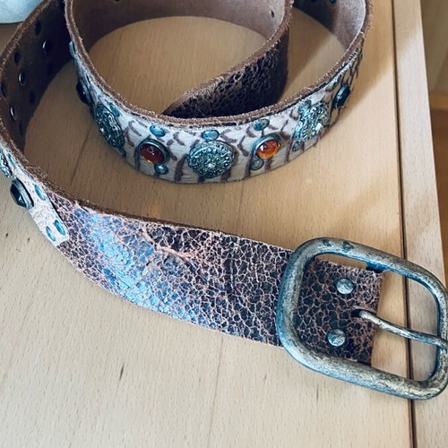 Vintage genuine leather belt 85 brown like new with stones and studs