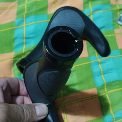 Ergonomic and durable bicycle handlebar grips with palm rest and bar ends