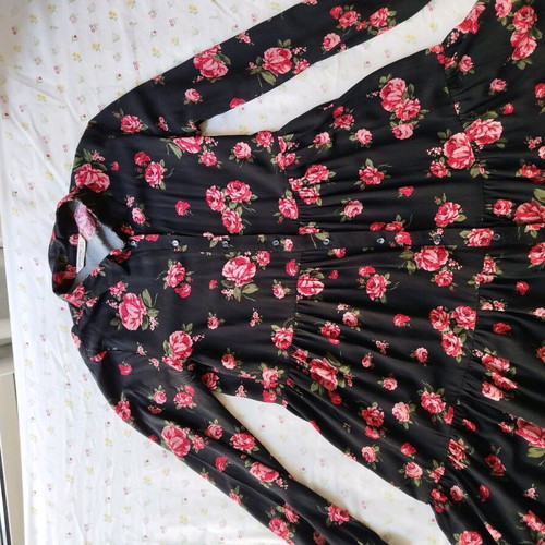 Floral dress Stradivarius size S, like new, black and pink