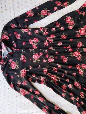Floral dress Stradivarius size S, like new, black and pink