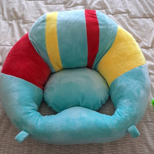 Baby training seat like new