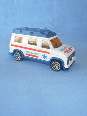 Majorette Ambulance μεταχειρισμένη 1/36 λευκή-μπλε-κόκκινη
