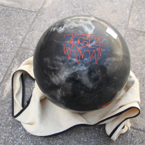 Bowling balls used, pack of 14 pieces
