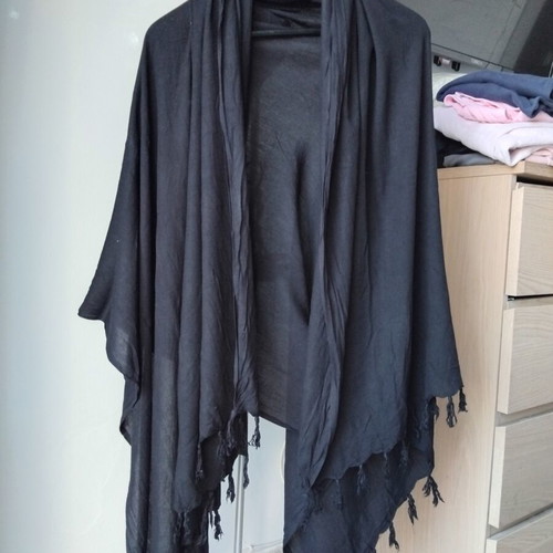 Black women's scarf with tassels, one size