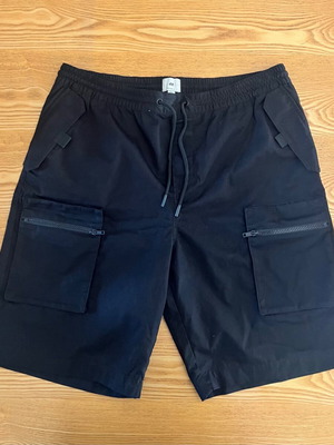 H&M Black Cargo Shorts L relaxed fit like new