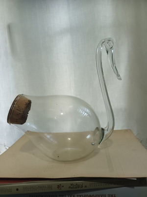 Glass planter in swan shape like new