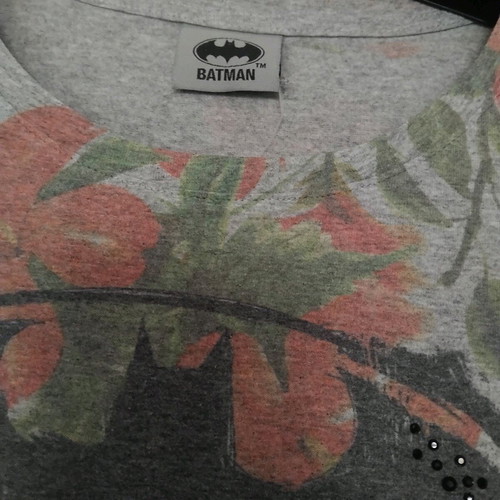 Batman T shirt new with tags, gray multicolor, size M
