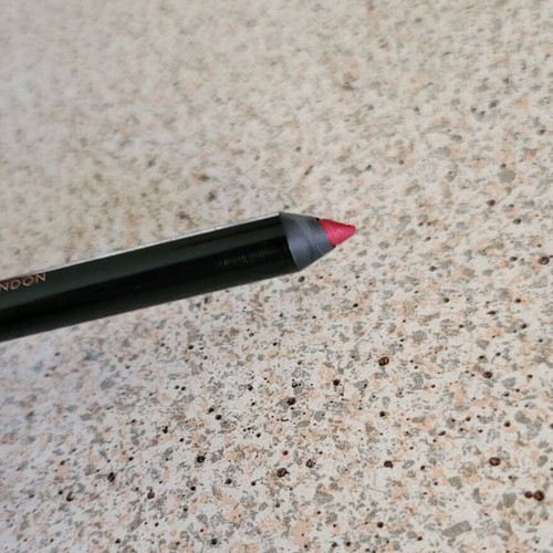 Revolution Beauty Retro Lux Metallic "Regent" lip set like new