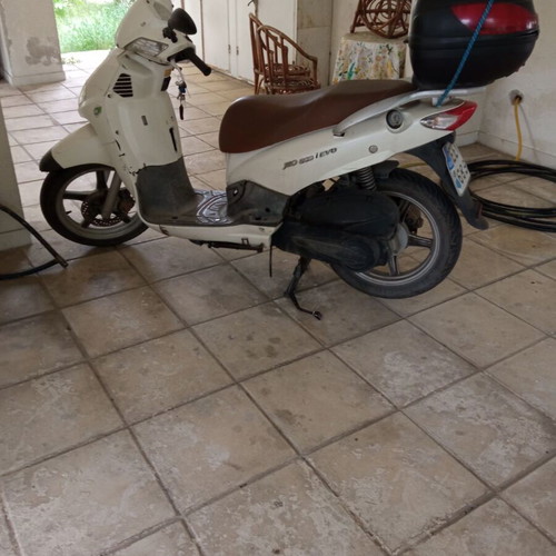 Sym HD 200 EVO 2009 scooter used, automatic, white