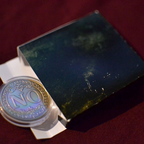 Magic decision coin Yes or No new in acrylic case