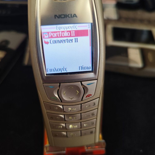Nokia 6610 mobile phone like new, silver with protective case