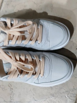 Fila γυναικείο αθλητικό παπούτσι σαν καινούργιο, νούμερο 38, άσπρο-γκρι