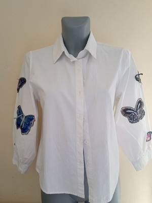 Girls' shirt 10-12 years like new with appliqué butterflies
