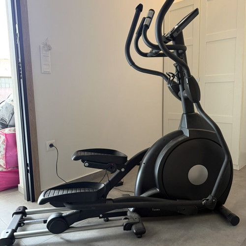 Elliptical machine model ERX 700 like new