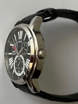 Lorus RP825AX-9 watch like new with leather strap