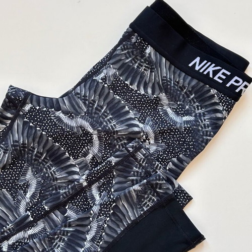 Nike Pro women's sports leggings size L Dri-FIT like new