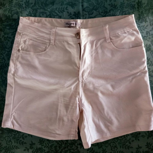 Women's white summer shorts size M like new