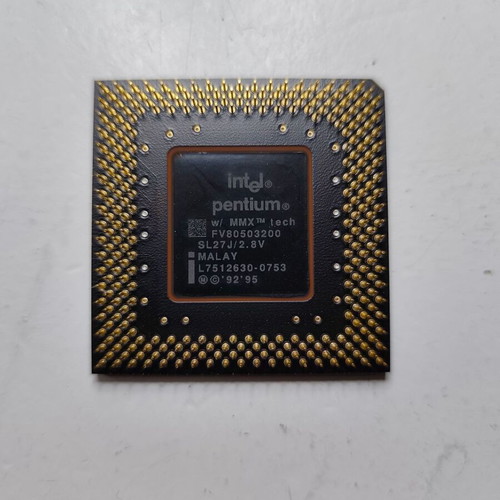 Intel Pentium MMX 200 MHz Desktop CPU Processor SL27J like new