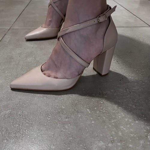 Franchesca Moretti nude pumps like new, size 37, chunky heel