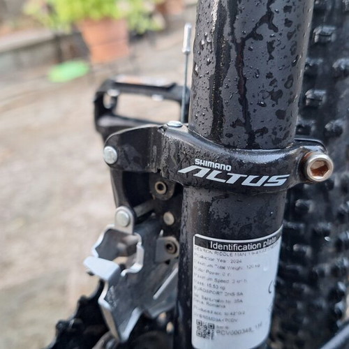 Devron Riddle 29 mountain bike with disc brakes, Shimano gears, RockShox suspension